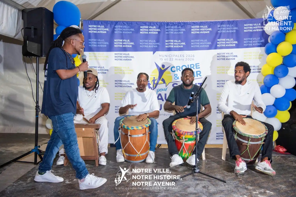 Ambiance avec musiciens lors du meeting